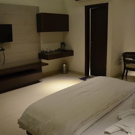 Hotel Aroma Inn Sirsa 외부 사진