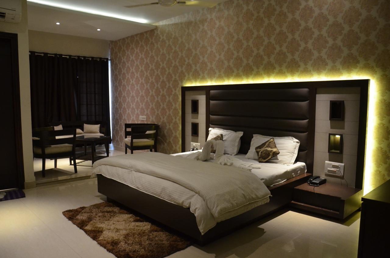 Hotel Aroma Inn Sirsa 외부 사진
